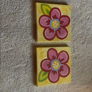 Set of canvas flower prints